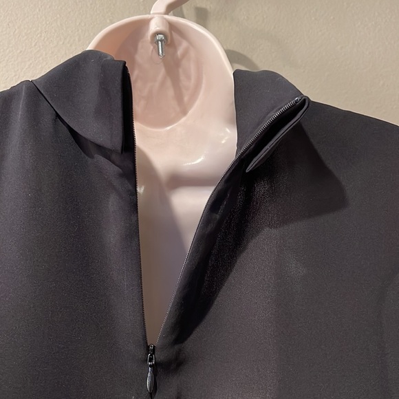 Theory 100% Silk Cut out Sleeveless Tank Top Blouse, Size Small - Picture 5 of 7